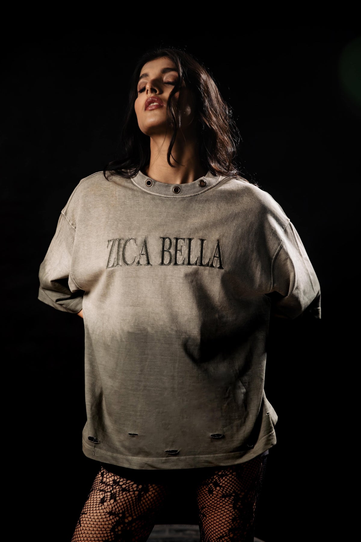 Fabric texture of zb gangster 100% premium cotton oversized grey T-shirt with acid wash finish